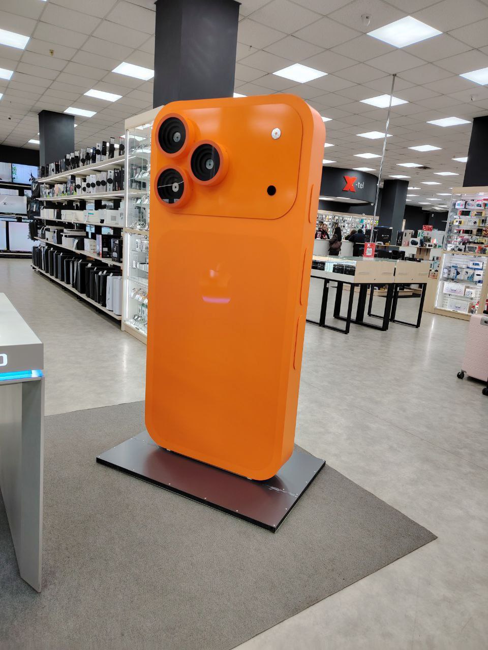 Видеоэкран Phone - наружная реклама в Луганске